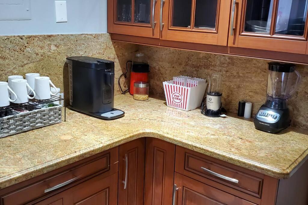 Fully Furnished, Beautiful, Spacious Two Bedroom Condo Lauderhill Buitenkant foto
