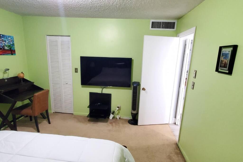 Fully Furnished, Beautiful, Spacious Two Bedroom Condo Lauderhill Buitenkant foto